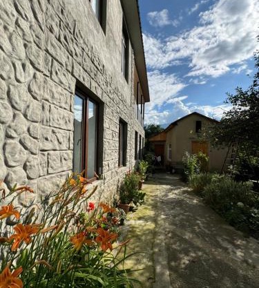Guest house-Lile
