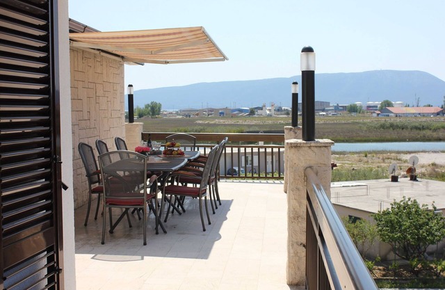 Guest House San Antonio-Triple Room with Balcony no.5