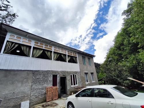 guest house udziro