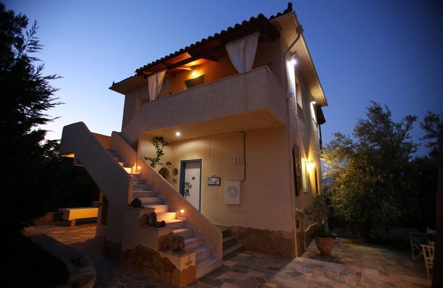 Guest house with view, like family,-friendly pet,quality Greek Breakfast,clean.