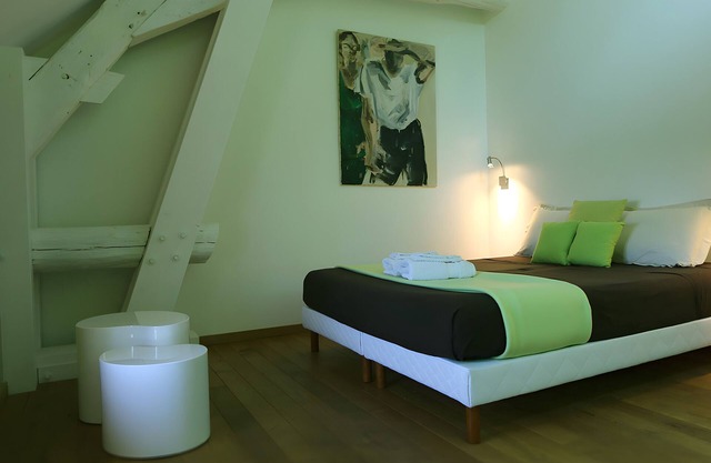Guest Room 'Tilleul' with Shared Pool, Shared Terrace and Wi-Fi