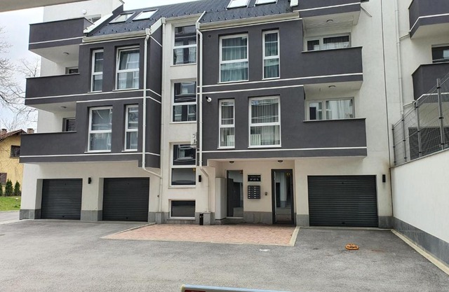 GUEST SUITE Narodno horo