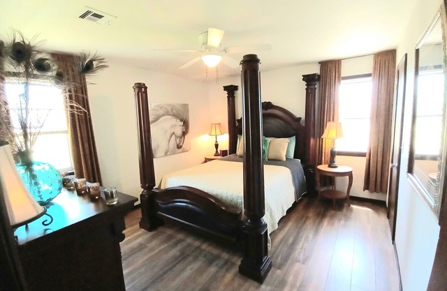 GUESTHOUSE w/FARM FRESH FOOD OPTIONS!