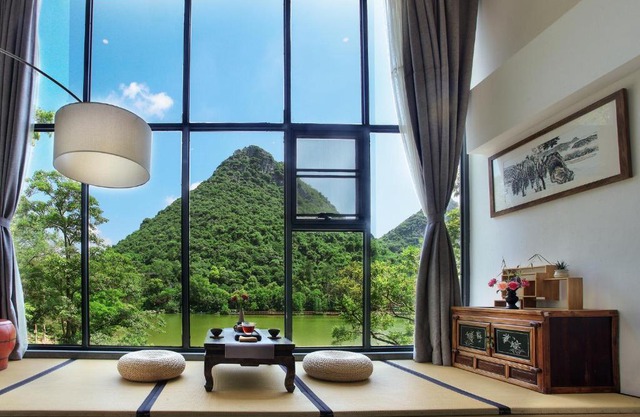 Guilin HeShe Lakeside Resort-Free pick up train station stay two nights