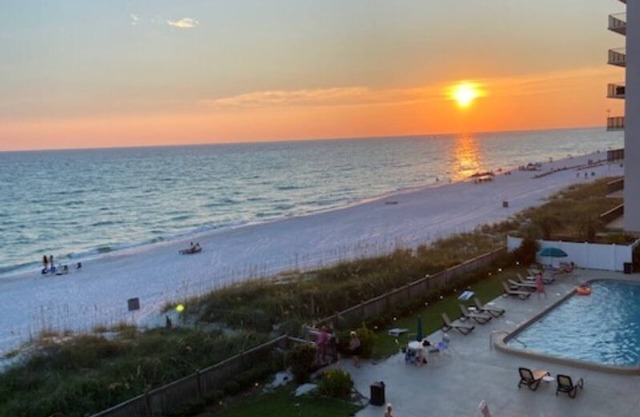 Gulf Front Paradise - Large Wraparound Balcony at Family Friendly Mariner West