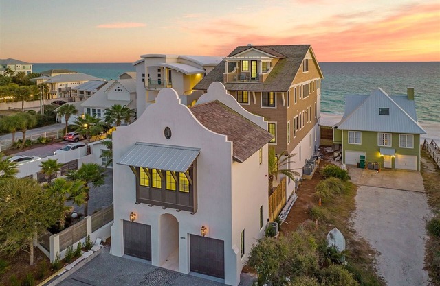 GULF FRONT STUNNER with PRIVATE BEACH, POOL & SPA! BRAND NEW, Sleeps 28!