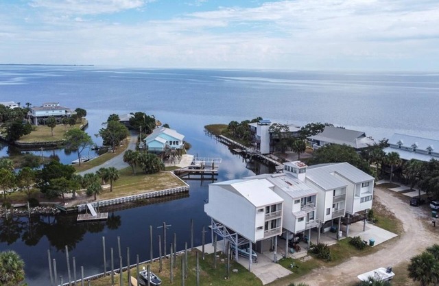 Gulf Front Town Home with Boat Dock- Fisherman's Paradise!