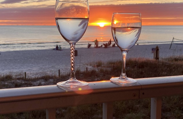 GULFFRONT VIEW Beach chairs Umbrella thru 10-31 Best in Show & Best Location