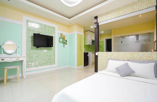 Gyeongju Happyday Spa Pension