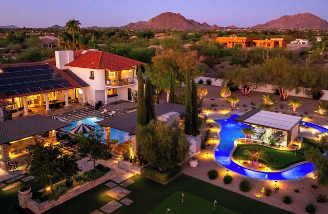 HÓZHÓ Ranch | Lazy River, Golf & Bowling