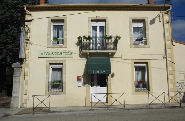 hôtel la tour des fées