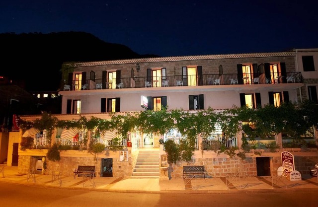 Hôtel Le Bon Accueil à Porto - Ota en Corse du Sud, Hôtel Familial