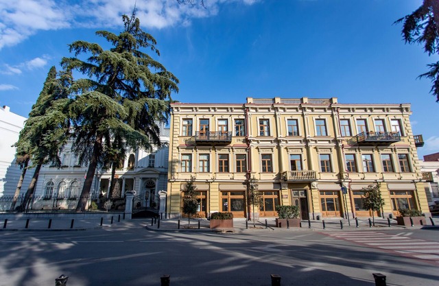 H&B apartments Atoneli