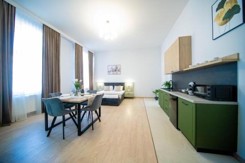 H&H Luxury Apartments