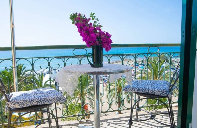 𝐇11 [Sea Under the House] Arma di Taggia - Beaches