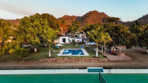 Hacienda Gonzalez Beach Getaway