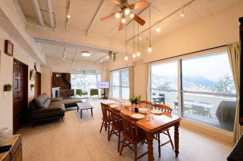 Hakone Hills - 箱根ヒルズ