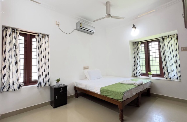 Halcyon Homes - Delightful 2-bedroom house with AC in Thiruvananthapuram