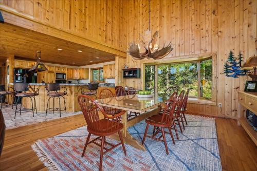 Hamilton Creek Cabin home