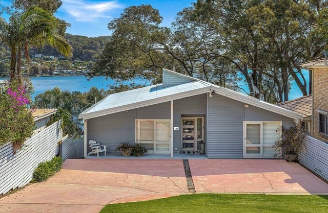 'Hampton Cottage' by Accom Holidays
