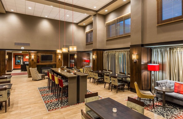Hampton Inn & Suites Columbus Polaris