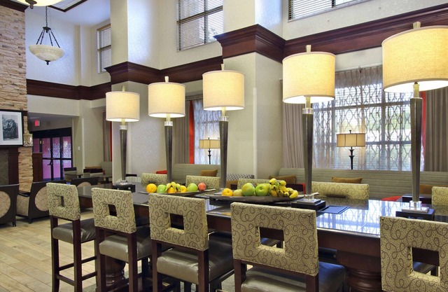 Hampton Inn & Suites Florence-Downtown