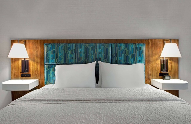 Hampton Inn & Suites Syracuse Dewitt