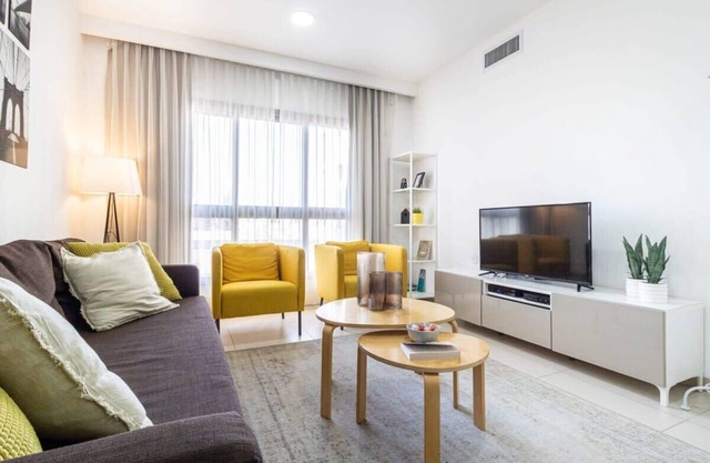 Haneviim Court: 1BR Apartment in Jerusalem
