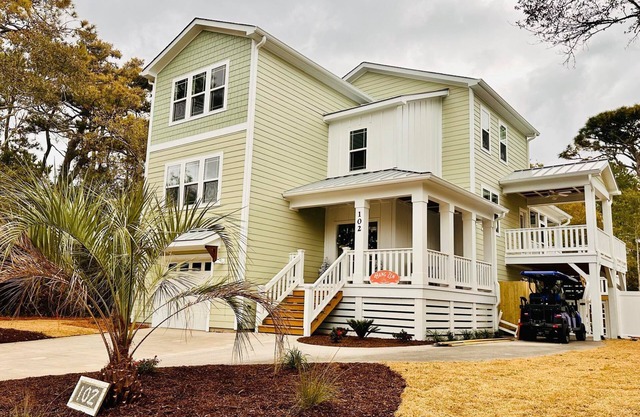 Hang Zen! This house has it all! 2 minute walk to the beach