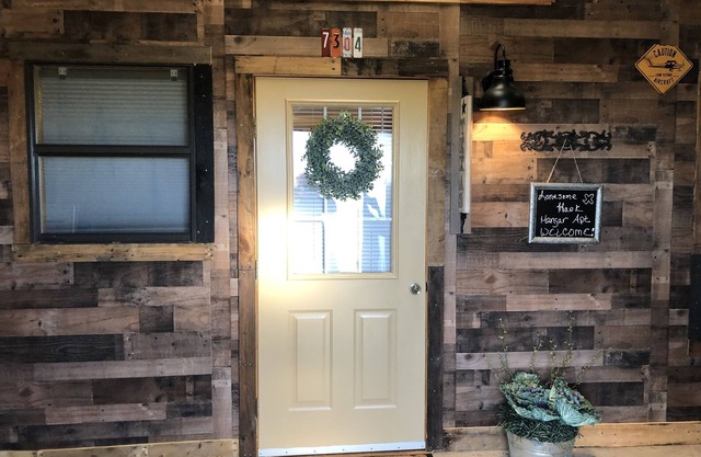 Hangar apartment- 2br
