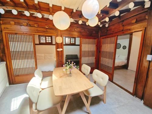 Hanok Entire House, Bukchon Hanok Village