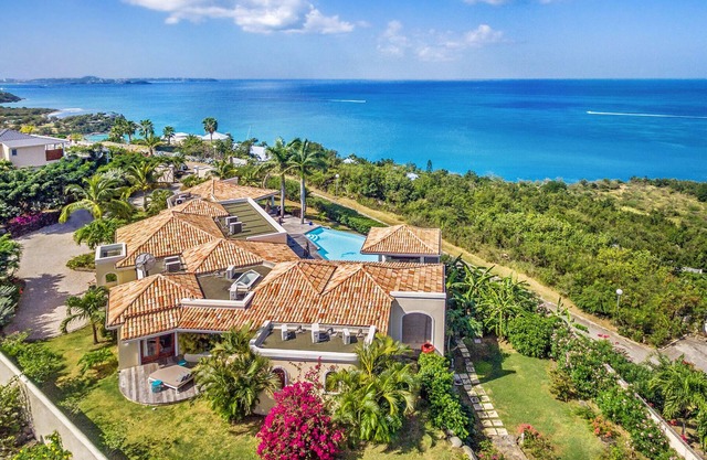 Happy Bay - Classic French Creole Villa - Stunning Views
