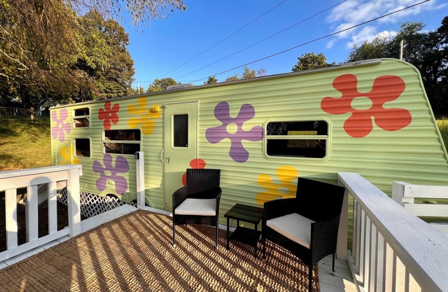 Happy Hide-Away Camper{18 minutes to Downtown AVL}