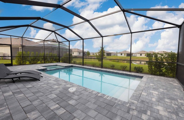 Happy Resort Home with Pool/Spa - 4-bedroom/3-bath with Clubhouse & Amenities