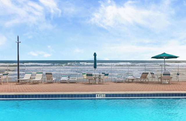 Harbour Beach Resort 505 | Views + Resort Amenities