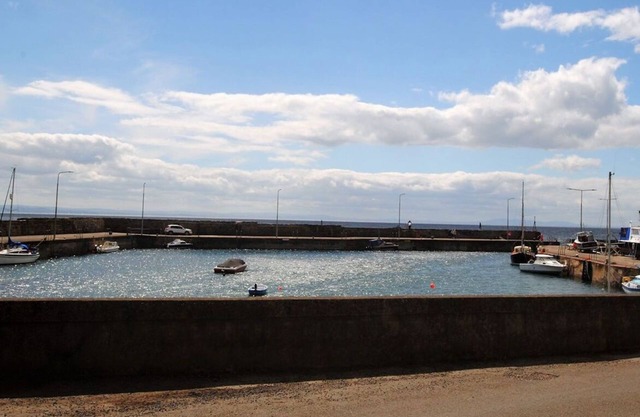 Harbourside- home by the sea in coastal village