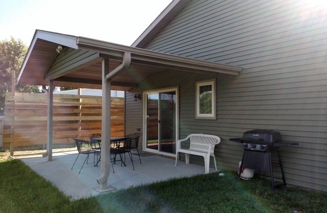 Harlan County Lake - Quiet, Cozy Cabin Space
