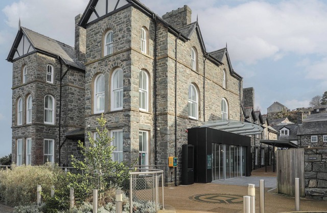 HARLECH APARTMENTS - BRANWEN, romantic in Harlech