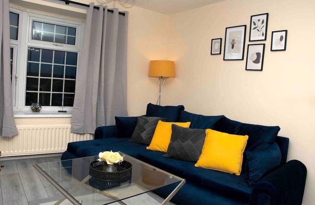 Harmony's Home 3 bed in West Bromwich