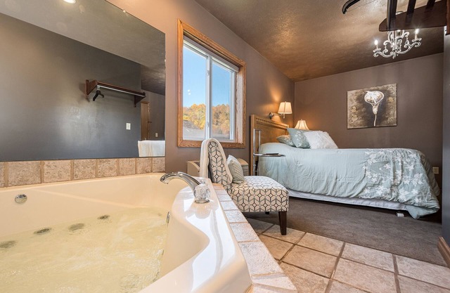 Harriet Tubman | Jacuzzi Tub Historic Inn Room