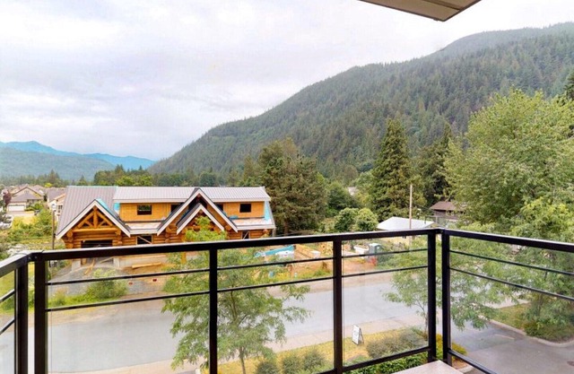 Harrison Lake View Suites - Two Bedroom Grand Suite 3