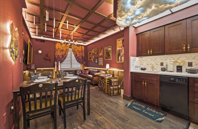 Harry Potter Stay, Near Universal parks