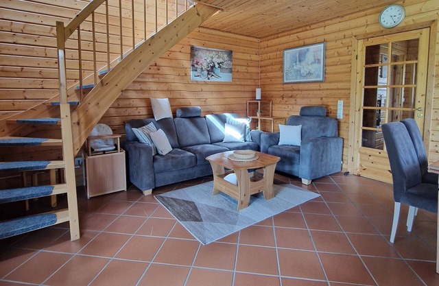 Has-63 Holzblockhaus, 4 Pers., 65qm - Naturerlebnisdorf Blauvogel