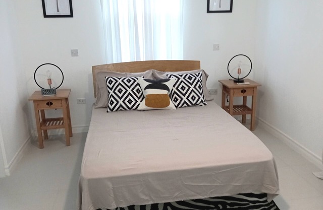 Hastings House – Pool, Walk to the beach!