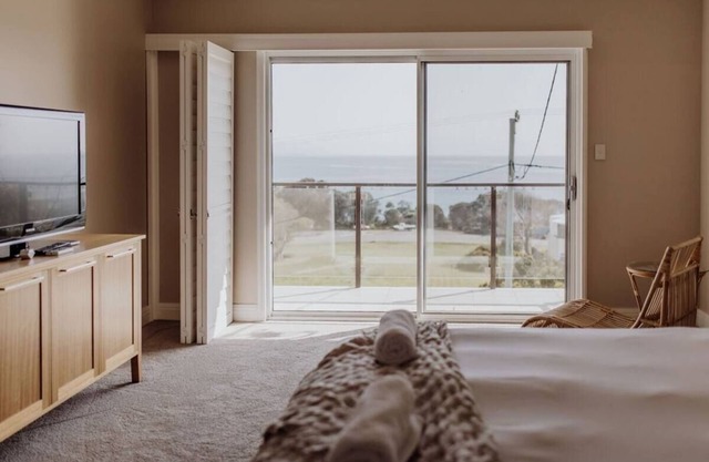 Haven on James - Luxurious Ocean Vista