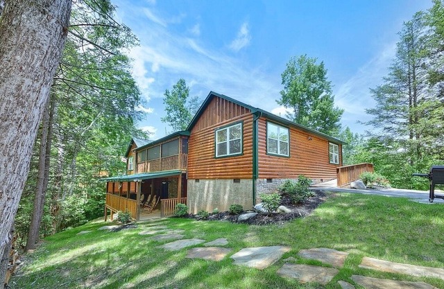 Hawks Crest: Amazing Mountain Lodge with Spectacular Views