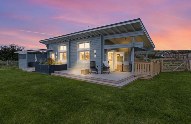 Hayditch, Great Field Lodges