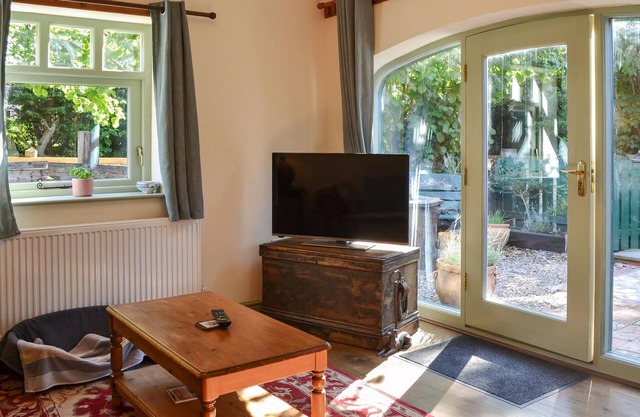 Hazels Cottage - UK40198