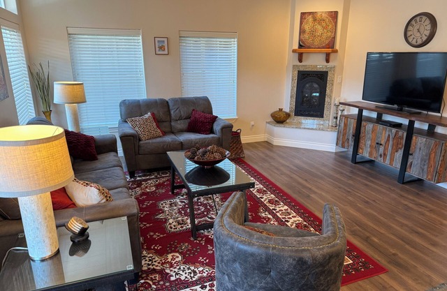 Heart Of Downtown Leavenworth - Newly Renovated - Steps Away From Everything!