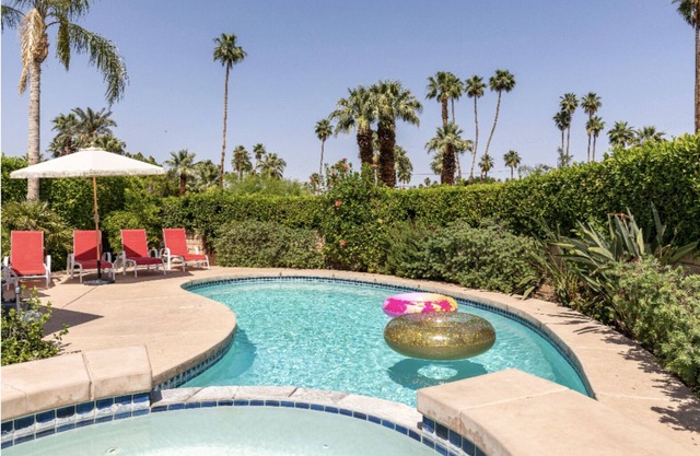Heart of Palm Springs! Swim, Relax, Cook, Sleep, Repeat! - CityID #5072